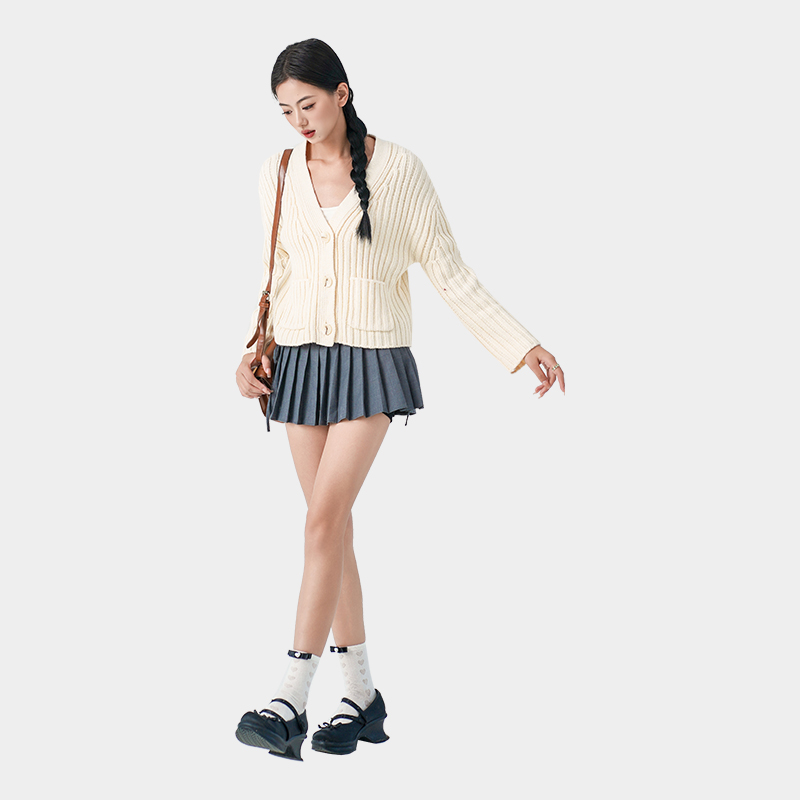 Knitwear di moda estiva: leggerezza, consistenza e stile arioso